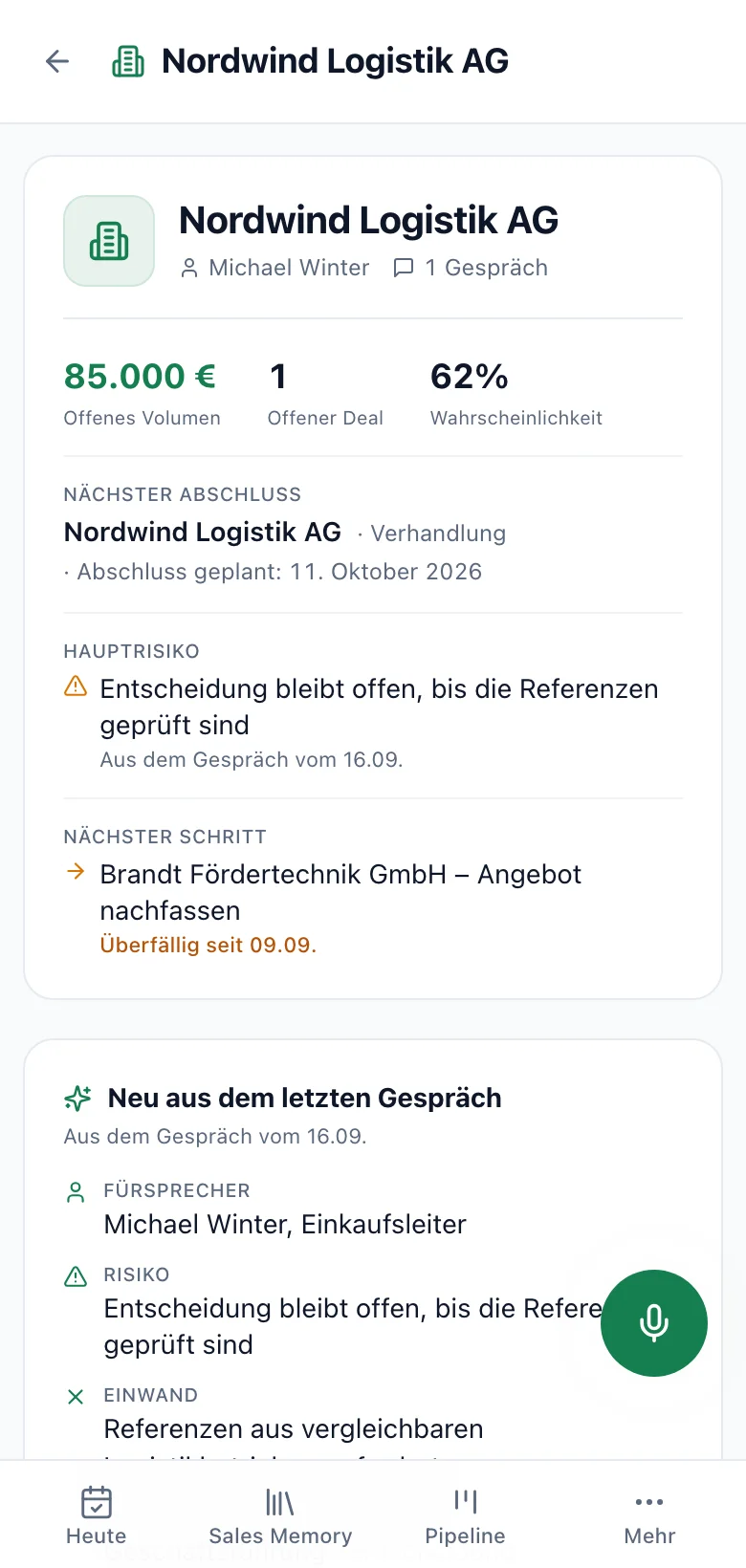 fieldbrain auf dem Telefon: der Kundendatensatz mit dem aktuellen Kundenwissen und dem, was neu aus dem letzten Gespräch kam
