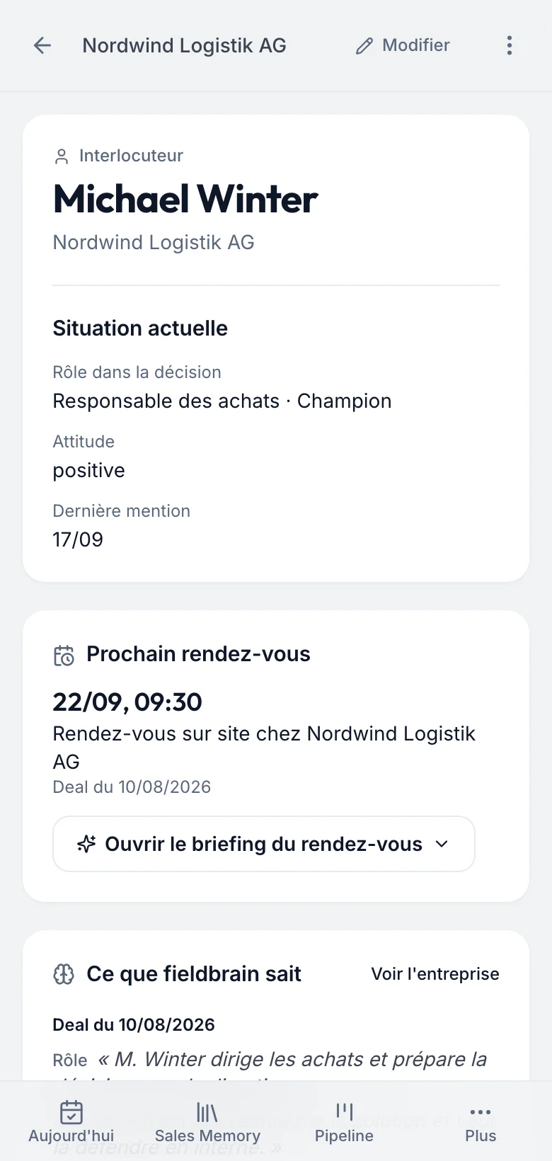 fieldbrain sur le téléphone : l'interlocuteur Michael Winter avec son rôle dans l'achat, son attitude et le prochain rendez-vous.