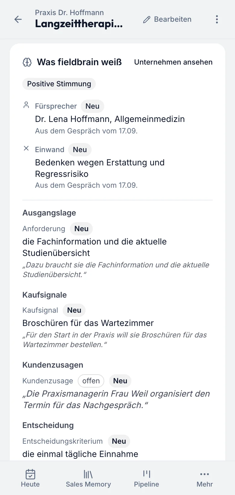 fieldbrain auf dem Telefon, Praxisbesuch bei Dr. Hoffmann: Interesse, Einwand zur Erstattung, angefragte Unterlagen und das vereinbarte Nachgespräch, ohne Patientendaten.